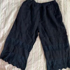 Lagenlook black bloomers, with ruffles